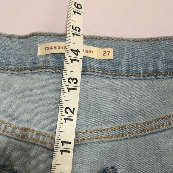 NWOT - Levis High Rise Straight - Picture 9 of 9